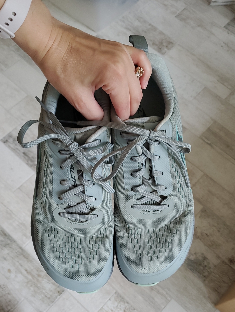Altra Ego Light Grey/Green Women's 9 Athletic Sneakers - Breathable Comfort